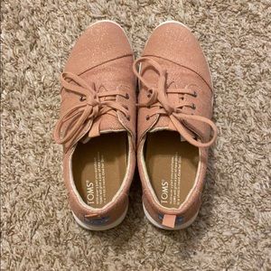 Toms sneakers